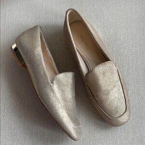 NINE WEST | GOLD METALLIC LEATHER LOAFERS | SIZE 7.5